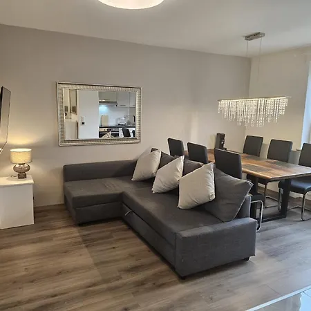 Apartment Beautifully Renovated With The Comforts *