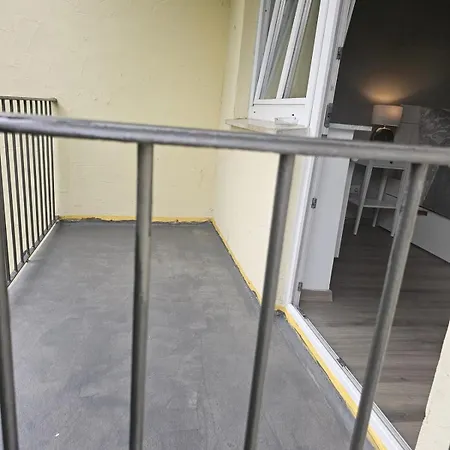 Apartment Beautifully Renovated With The Comforts